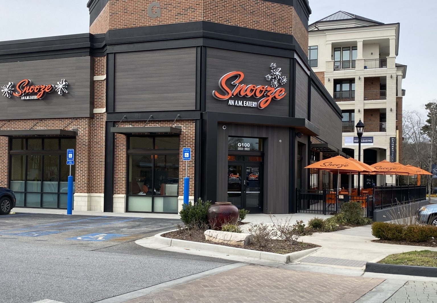 An Exterior Photo Of The Snooze North Buckhead Restaurant Showing The Front Entrance
